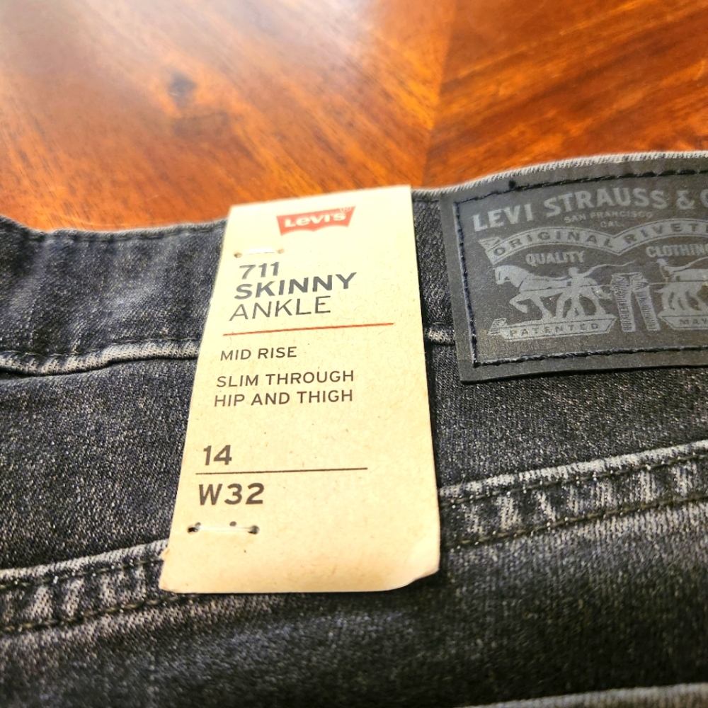 Levi's 711 Skinny Ankle Women's Black Jeans - Picture 9 of 10